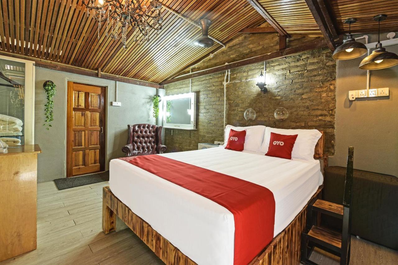 Oyo 90636 Teratak Zakiah Chalet 제란투트 외부 사진