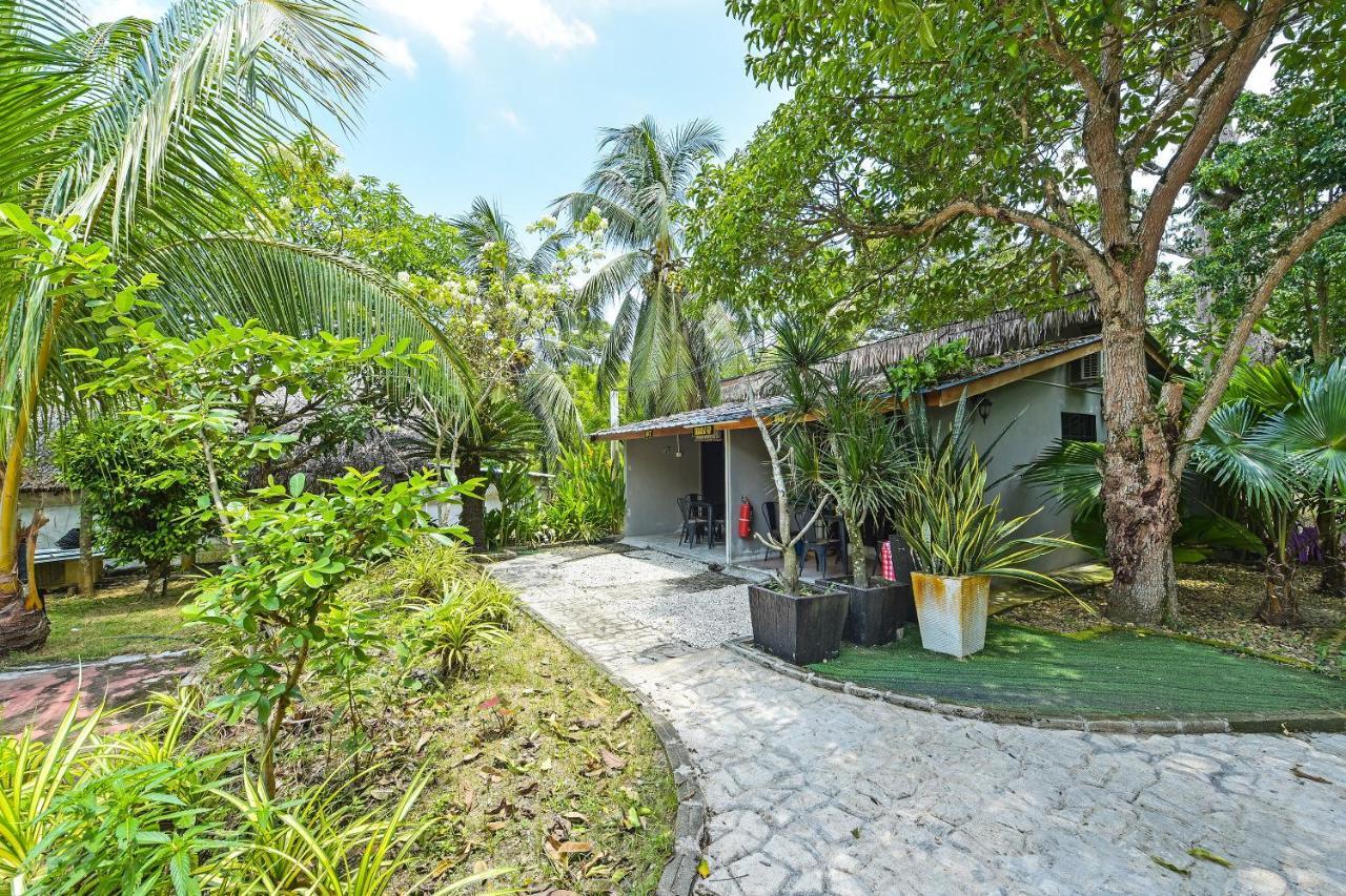Oyo 90636 Teratak Zakiah Chalet 제란투트 외부 사진