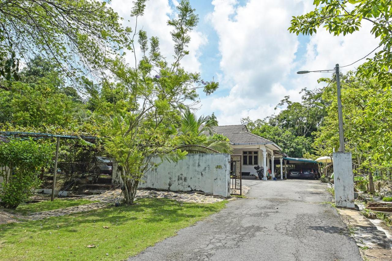 Oyo 90636 Teratak Zakiah Chalet 제란투트 외부 사진