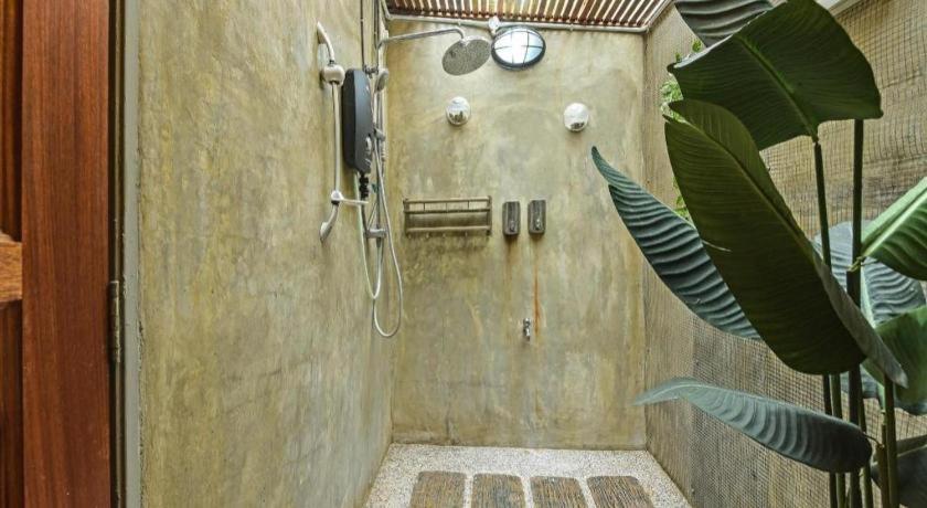 Oyo 90636 Teratak Zakiah Chalet 제란투트 외부 사진