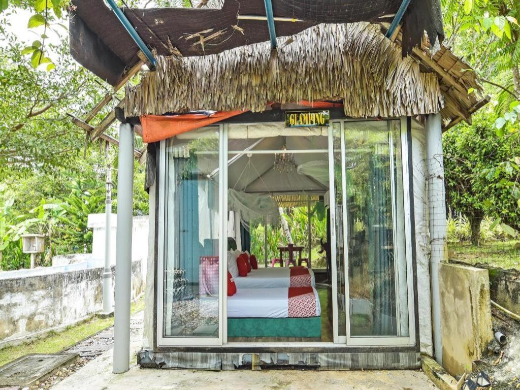 Oyo 90636 Teratak Zakiah Chalet 제란투트 외부 사진